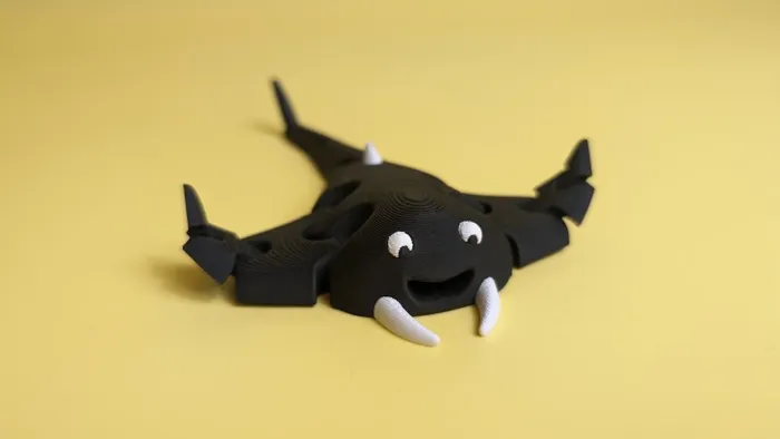 Manta Ray - Articulated Figure Keychain