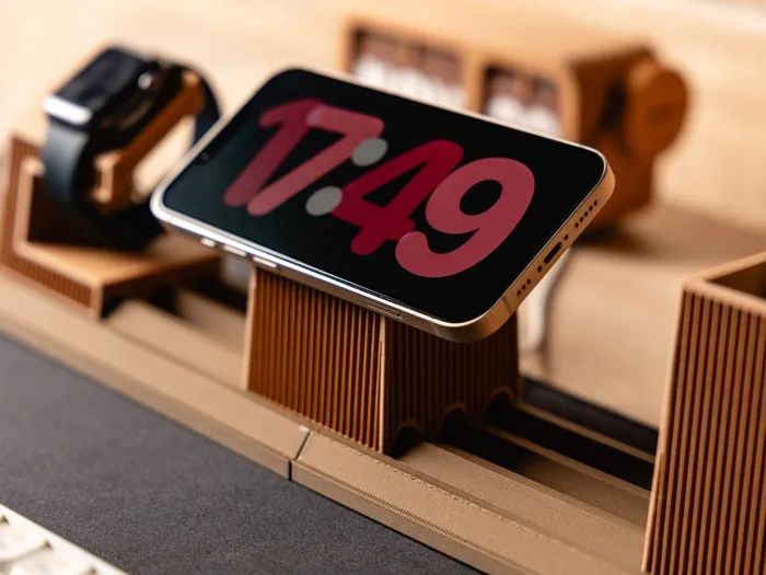 Moku - Modular Desk System